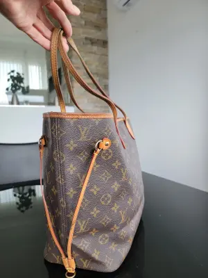 Louis Vuitton Neverfull MM Monogram | LOOP Marketplace