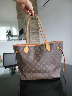 Louis Vuitton Neverfull MM Monogram | LOOP Marketplace