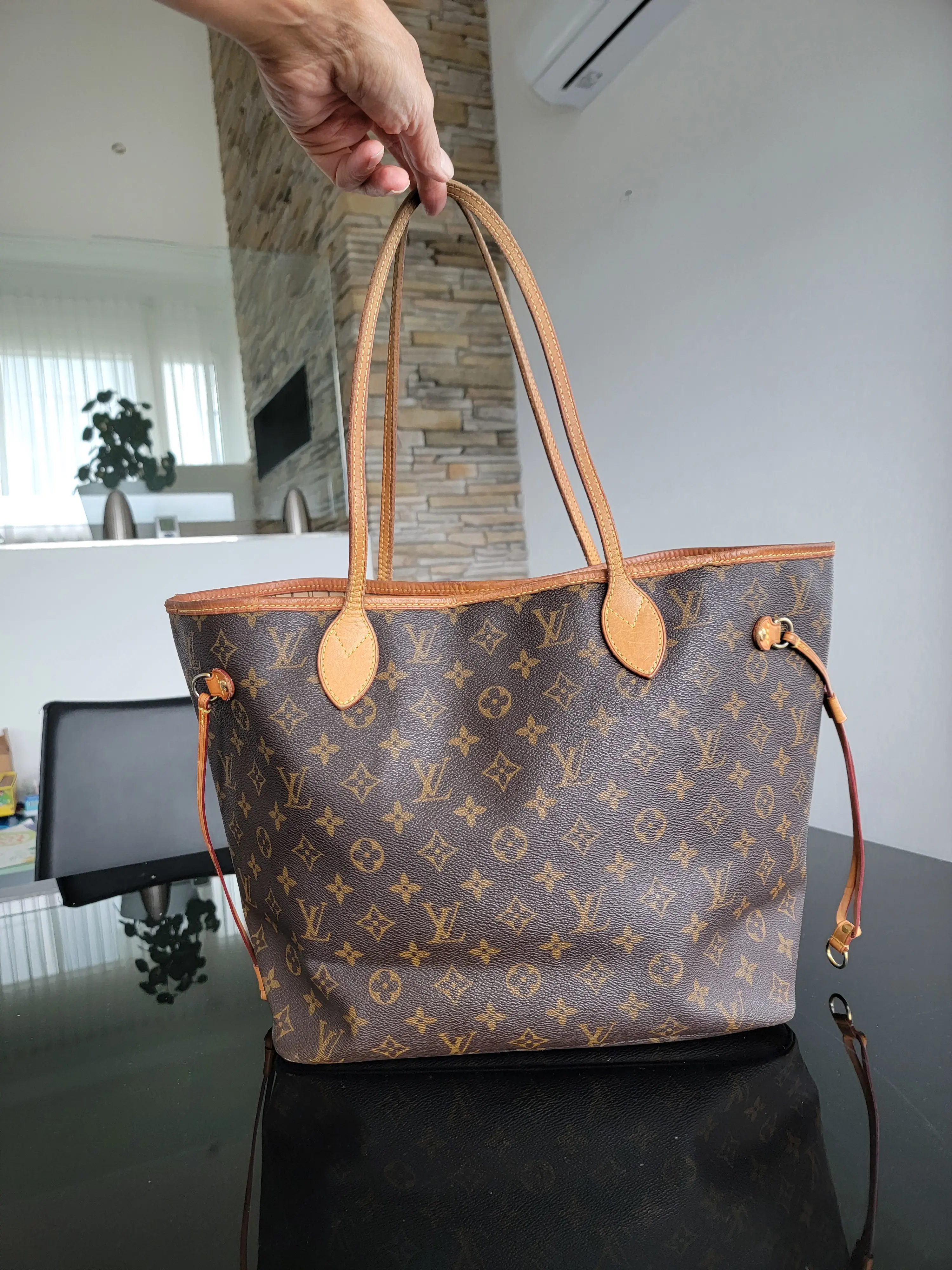 Louis Vuitton Neverfull MM Monogram | LOOP Marketplace