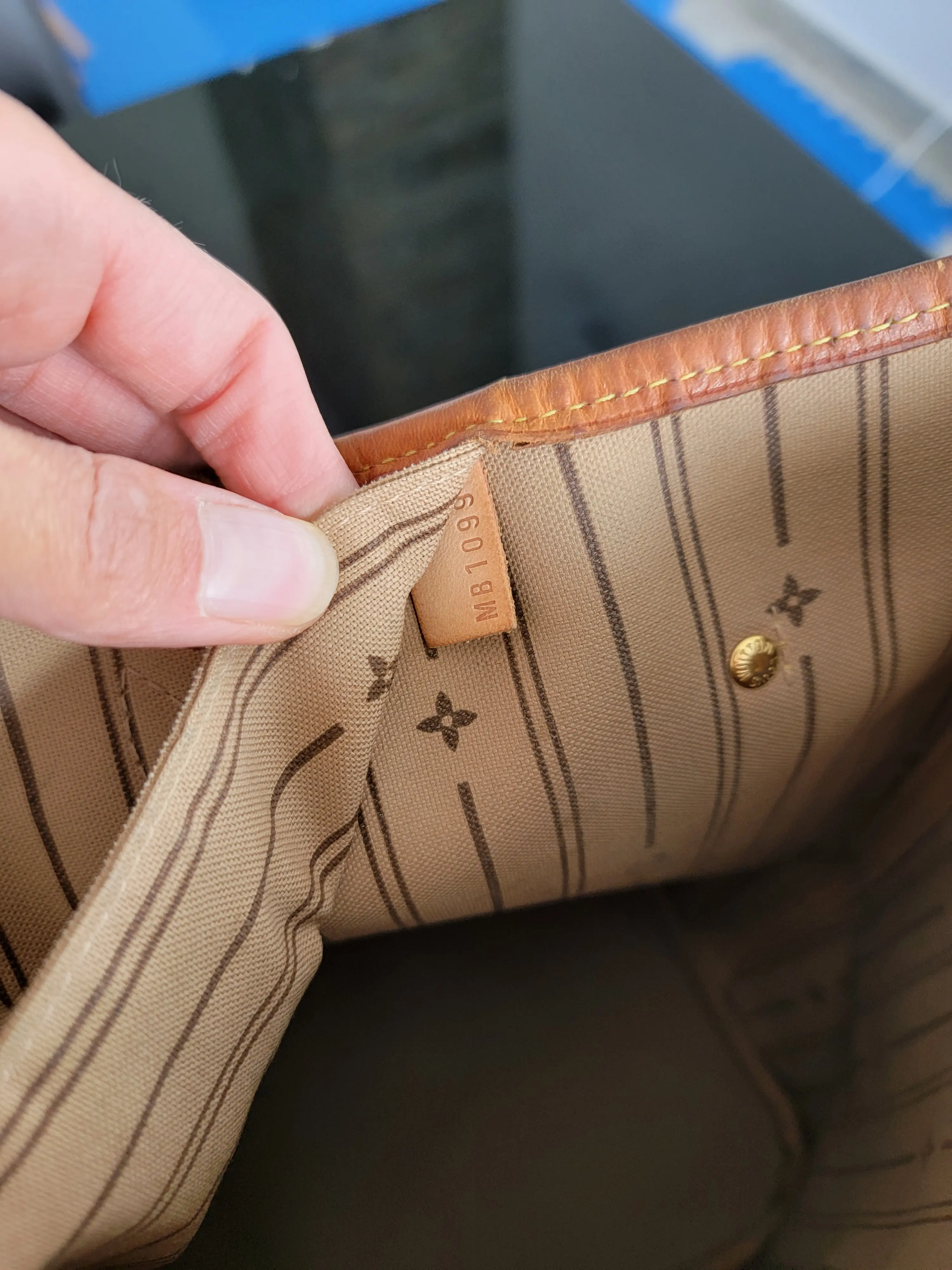 Louis Vuitton Neverfull MM Monogram | LOOP Marketplace
