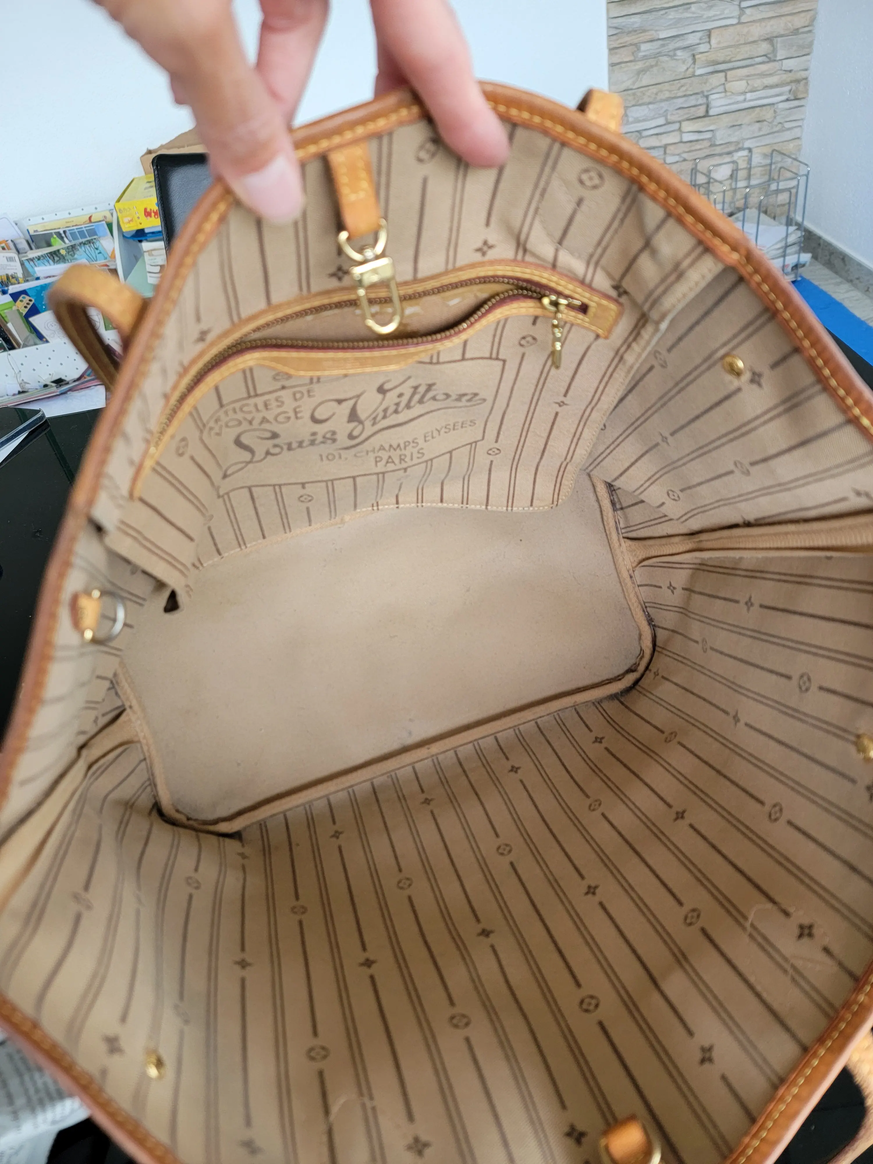 Louis Vuitton Neverfull MM Monogram | LOOP Marketplace