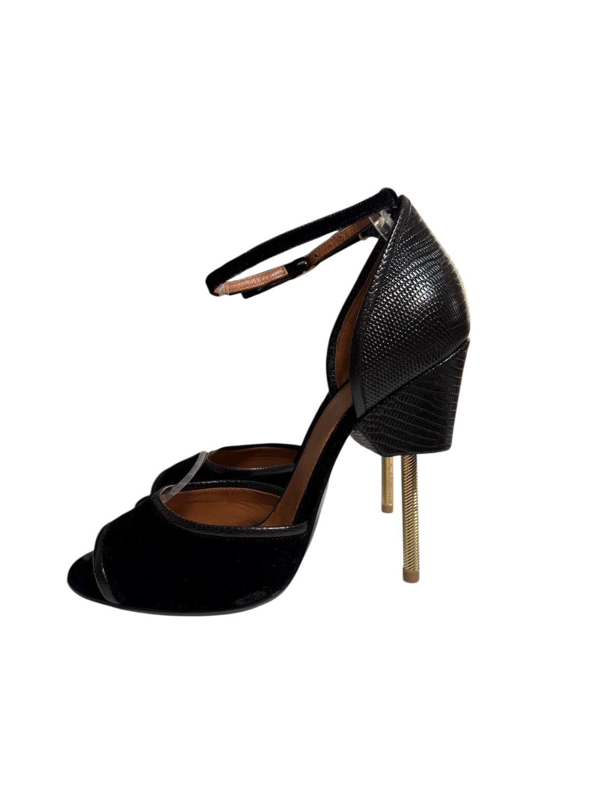Givenchy pumps | LOOP Marketplace