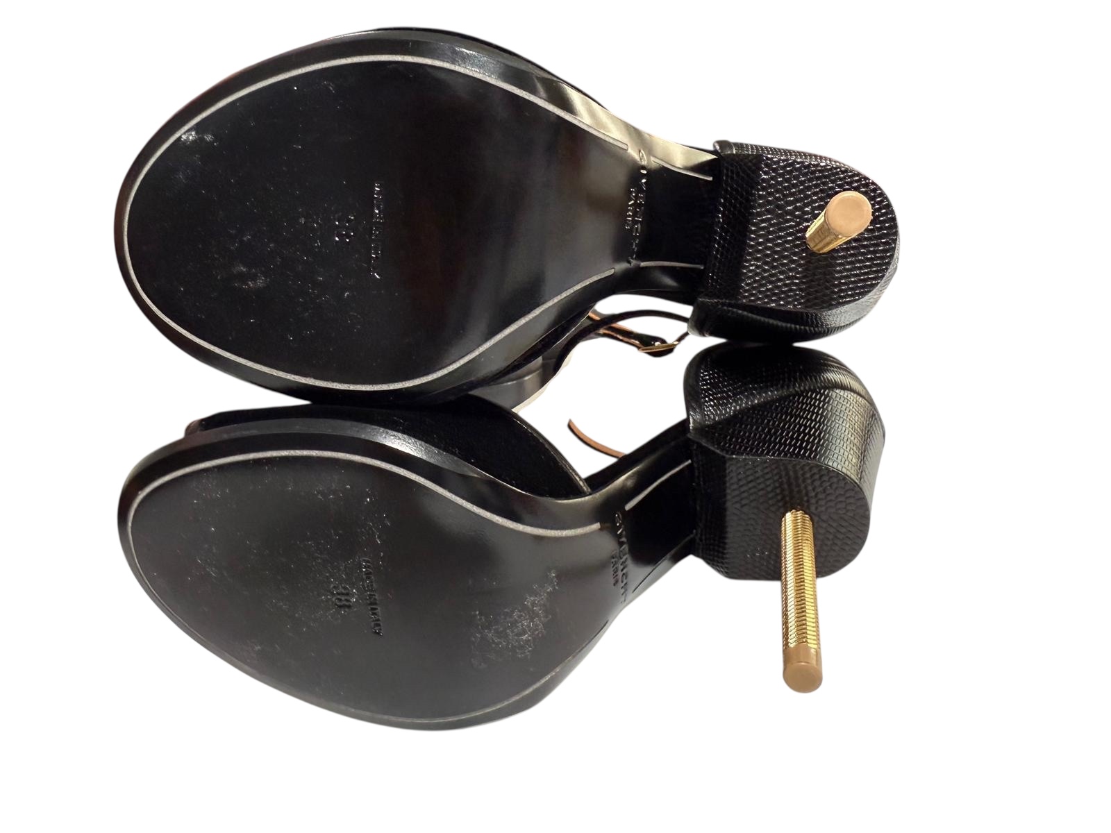 Givenchy pumps | LOOP Marketplace