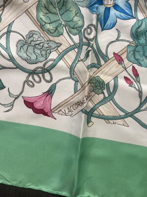 Gucci V.Accornero square | LOOP-Marktplatz