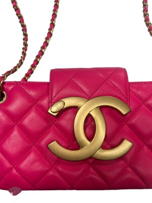 Chanel baguette bag | LOOP-Marktplatz