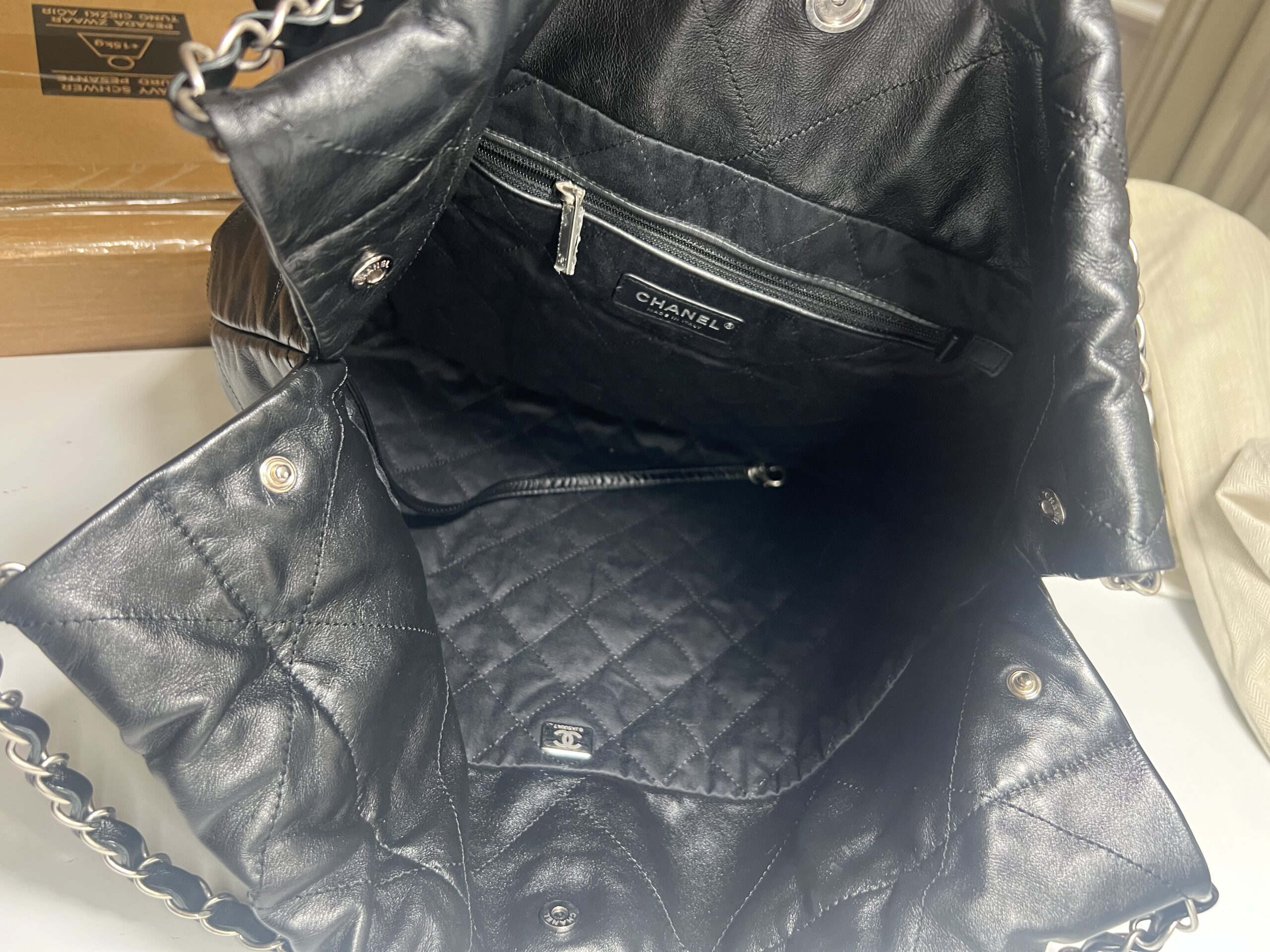 Chanel 22 bag | LOOP-Marktplatz