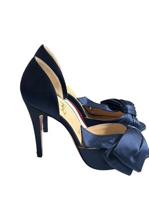 Louboutin high heels | LOOP-Marktplatz