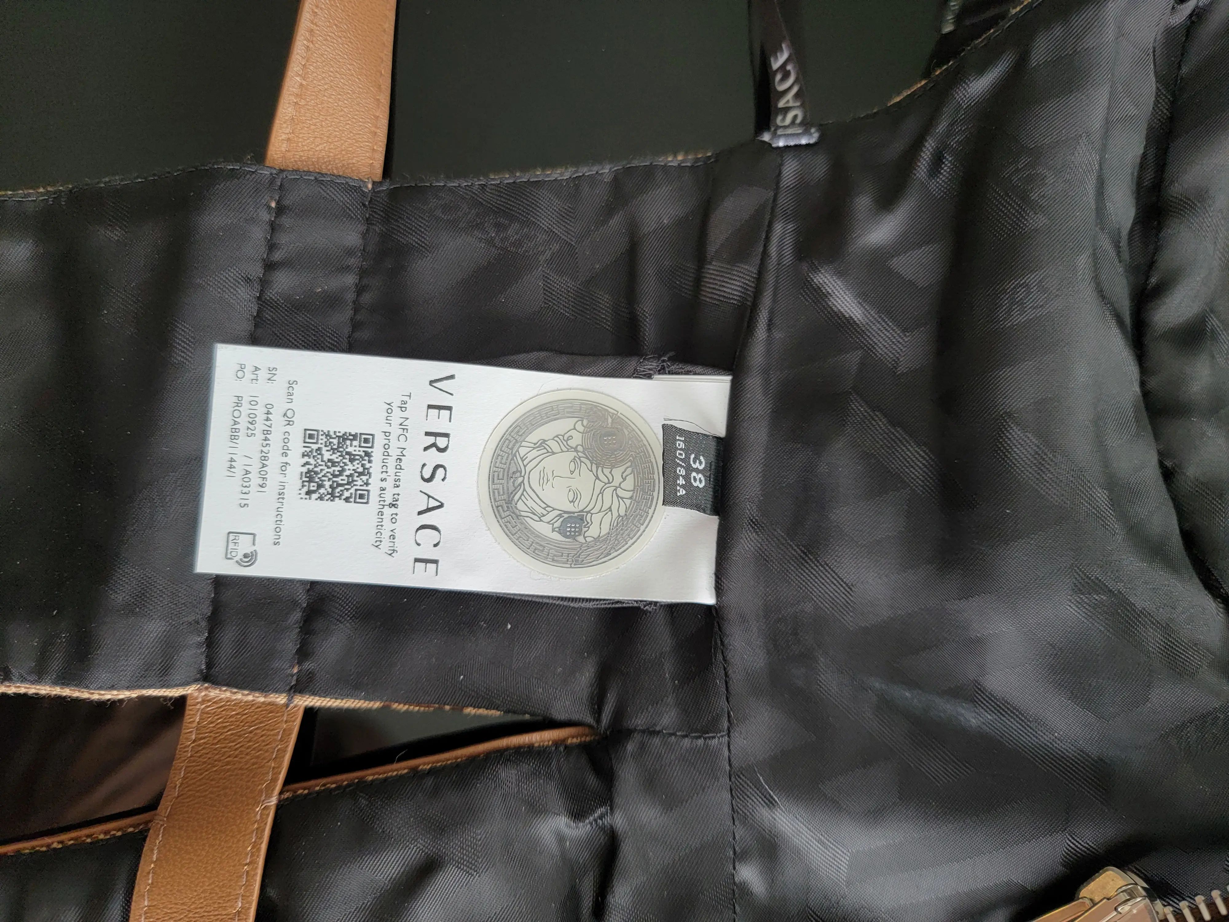 Neues Versace Bustier/ Top, NP 1250.- | LOOP-Marktplatz