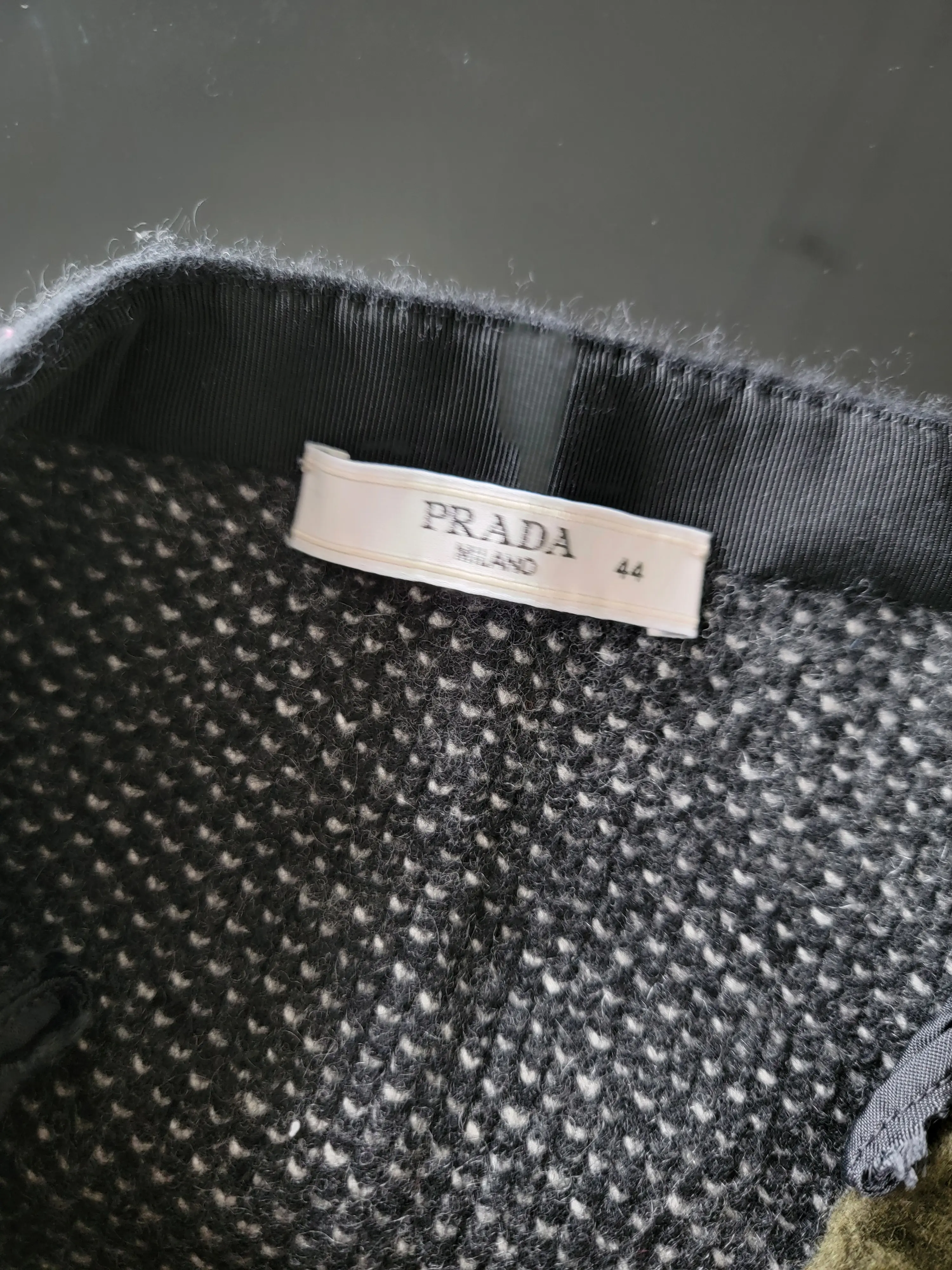 Prada Rock aus Wolle | LOOP-Marktplatz