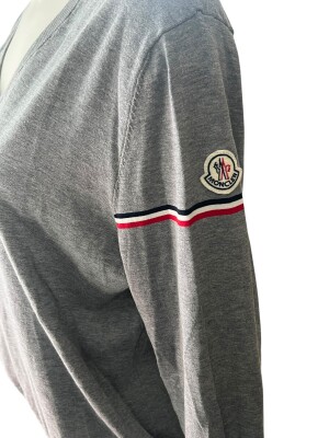 Moncler sweater | LOOP-Marktplatz