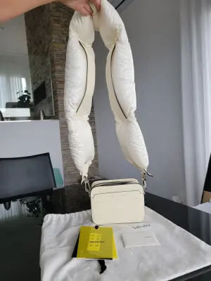 Moncler x Valextra Tasche | LOOP-Marktplatz