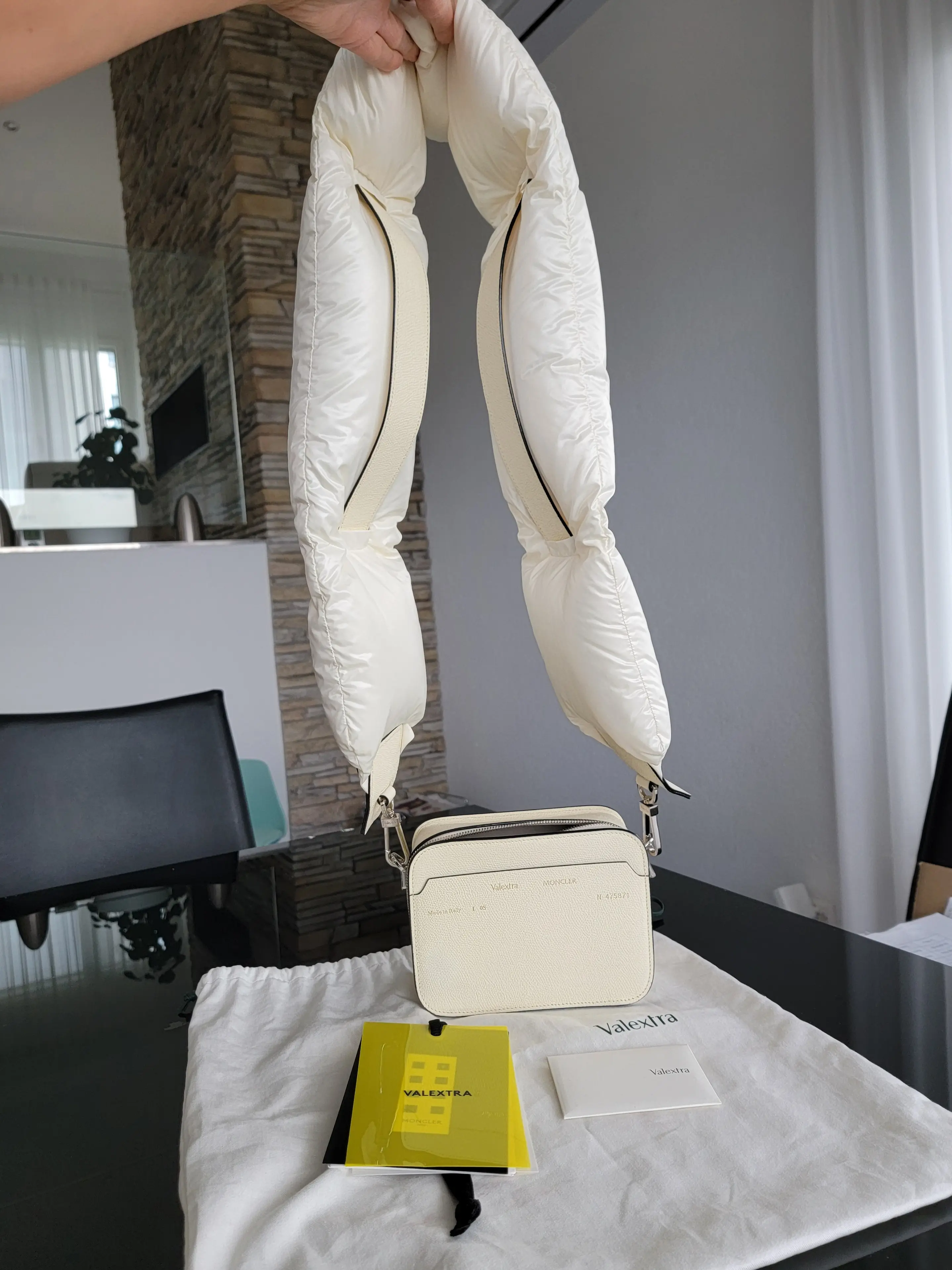Moncler x Valextra Tasche | LOOP-Marktplatz