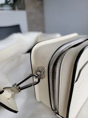 Moncler x Valextra Tasche | LOOP-Marktplatz