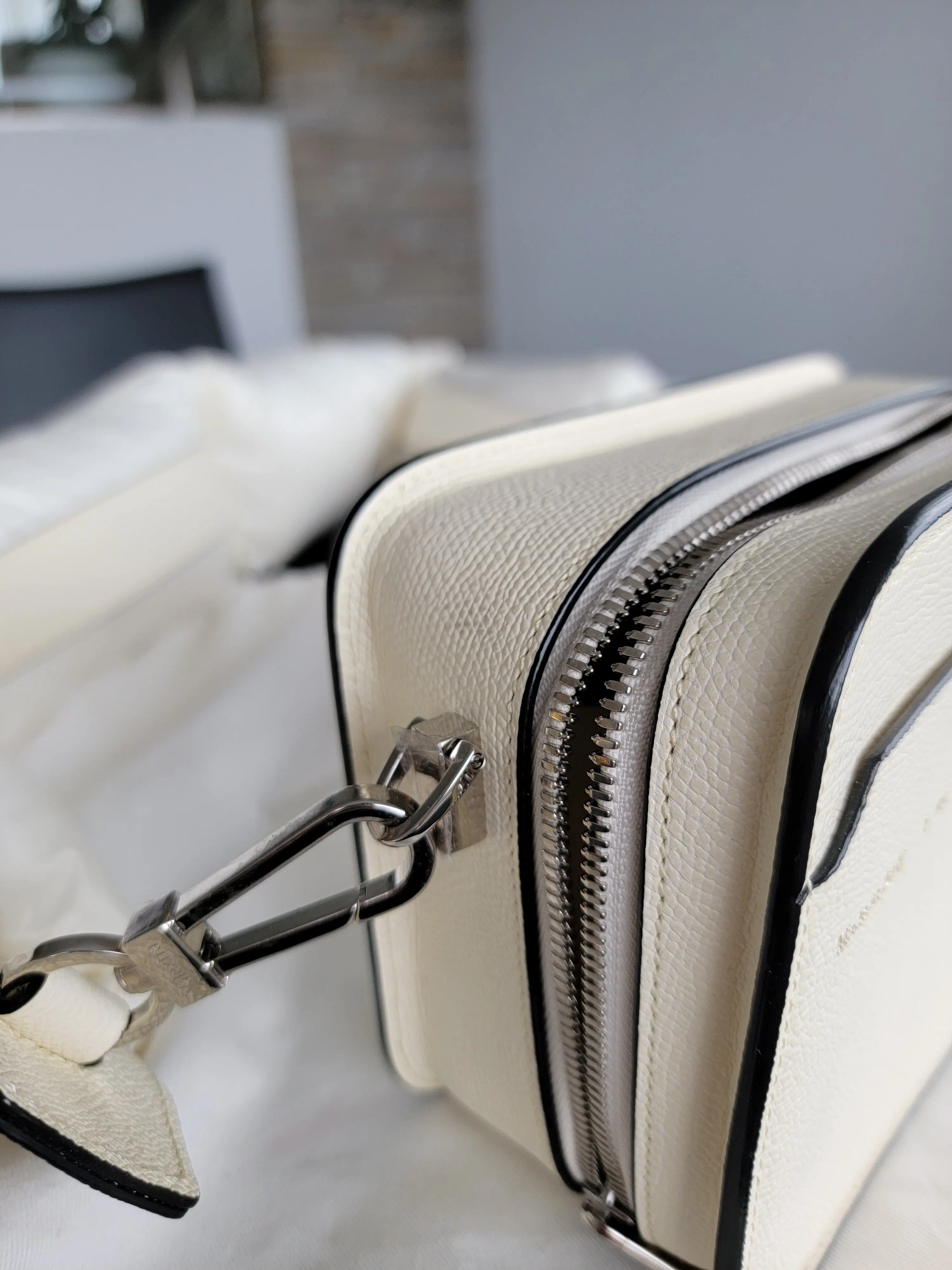 Moncler x Valextra Tasche | LOOP-Marktplatz