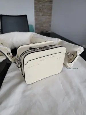 Moncler x Valextra Tasche | LOOP-Marktplatz
