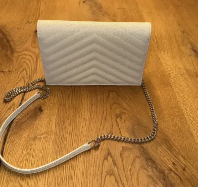 Yves Saint Laurent Envelope Chain Wallet | LOOP-Marktplatz