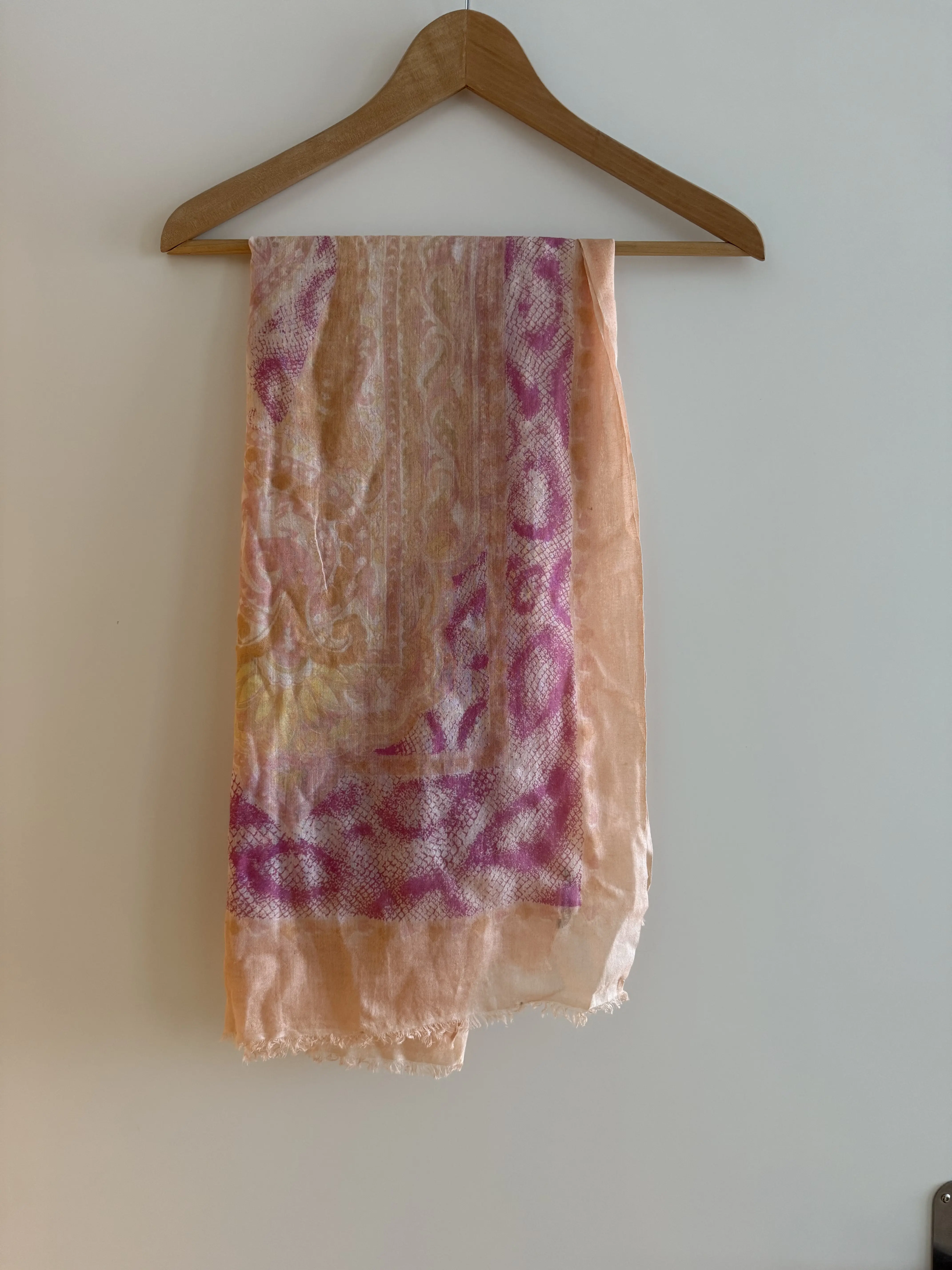 schöner Hemisphere Schal | LOOP Marketplace