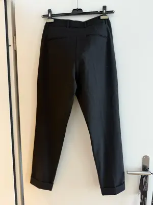 bequeme Hose (Anzugshose) | LOOP Marketplace