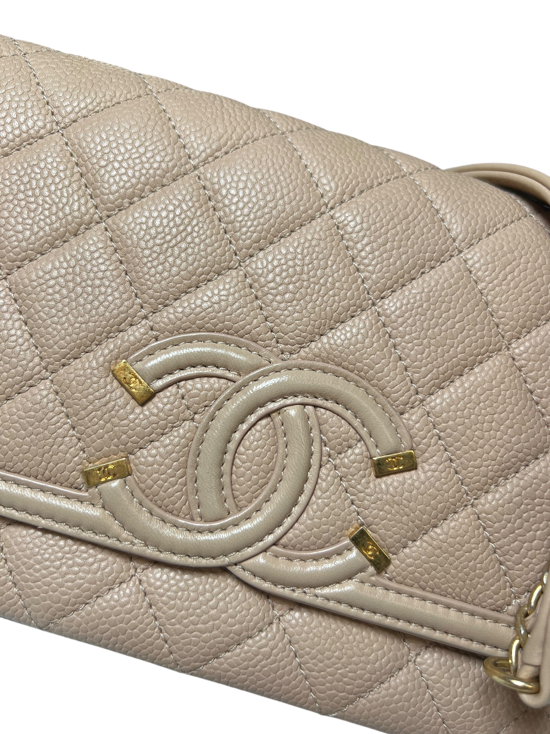 Beige Chanel Bag | LOOP-Marktplatz