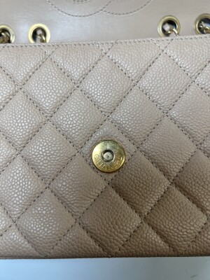 Beige Chanel Bag | LOOP-Marktplatz