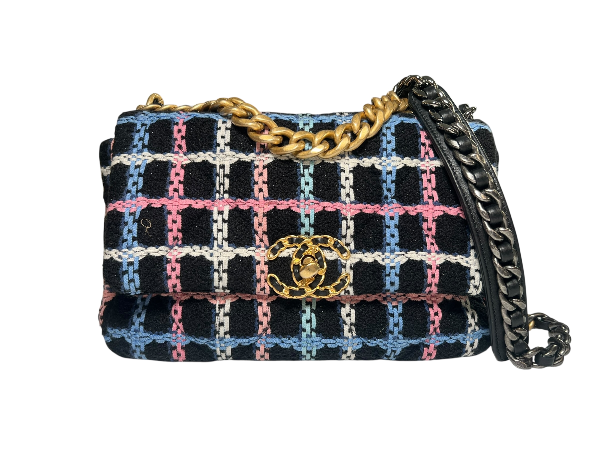 Chanel 19 bag | LOOP-Marktplatz