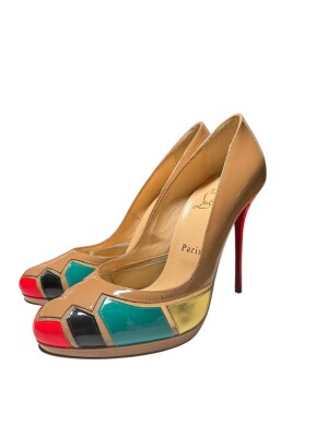 Astrogirl Louboutin pumps | LOOP-Marktplatz