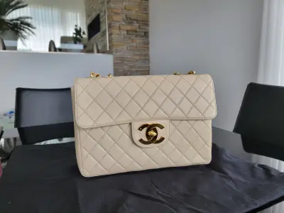 Ausserordentlich schöne Chanel Jumbo | LOOP-Marktplatz