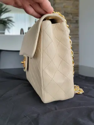 Ausserordentlich schöne Chanel Jumbo | LOOP-Marktplatz