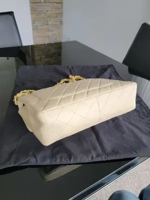 Ausserordentlich schöne Chanel Jumbo | LOOP-Marktplatz