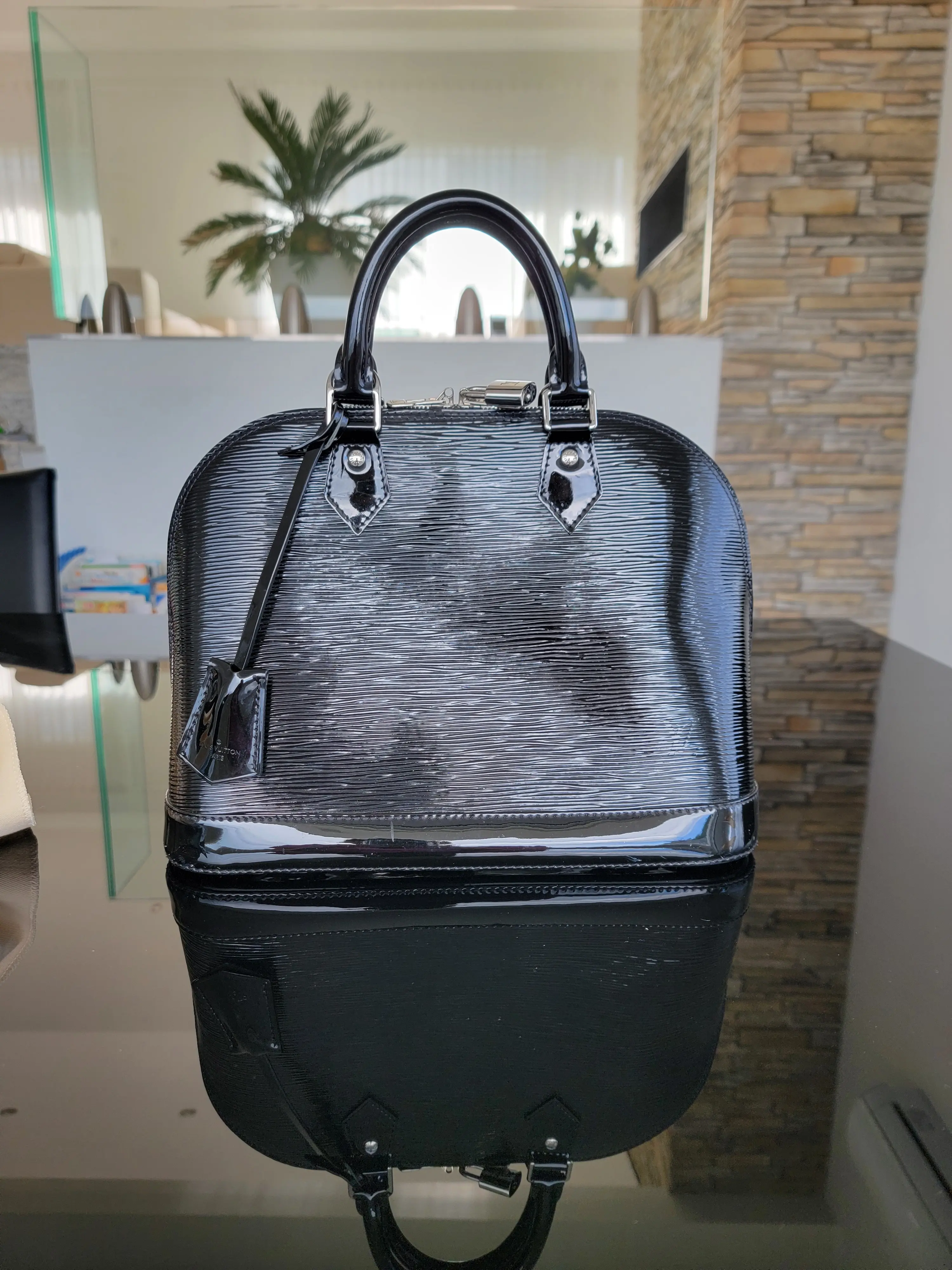 Louis Vuitton Alma PM Epi Vernis | LOOP-Marktplatz