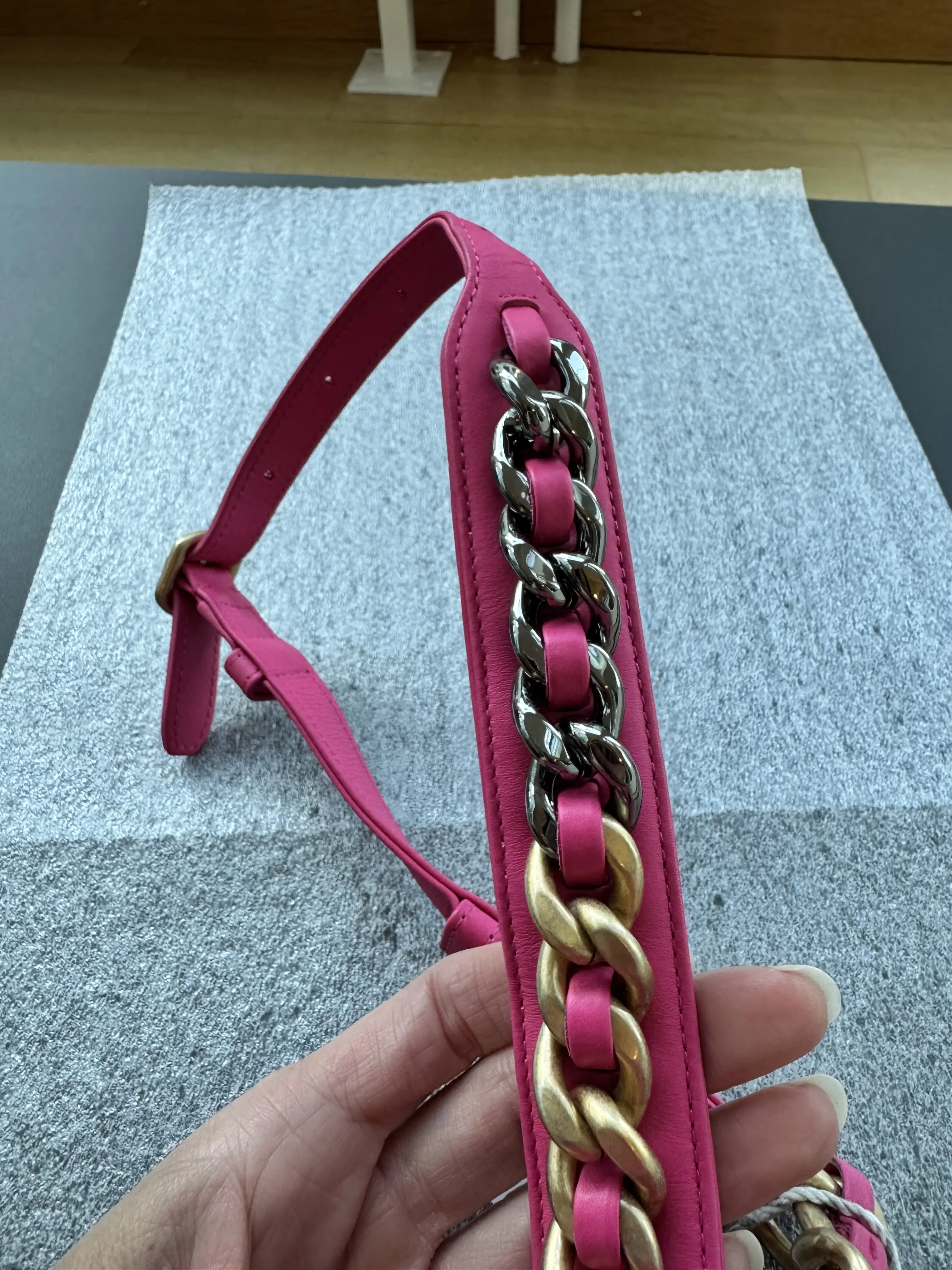 Chanel tweed Bauchtasche | LOOP-Marktplatz