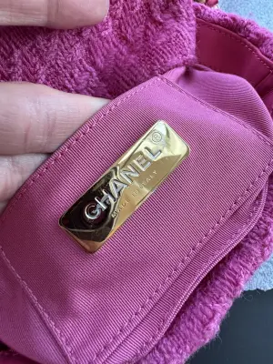 Chanel tweed Bauchtasche | LOOP-Marktplatz