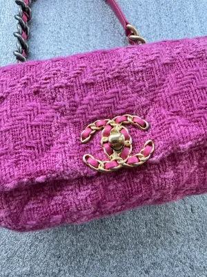 Chanel tweed Bauchtasche | LOOP-Marktplatz