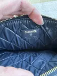 Neuwertige Chanel Pochette in Navy blau