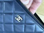 Neuwertige Chanel Pochette in Navy blau