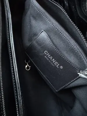 Große Chanel Bowling Tasche | LOOP-Marktplatz