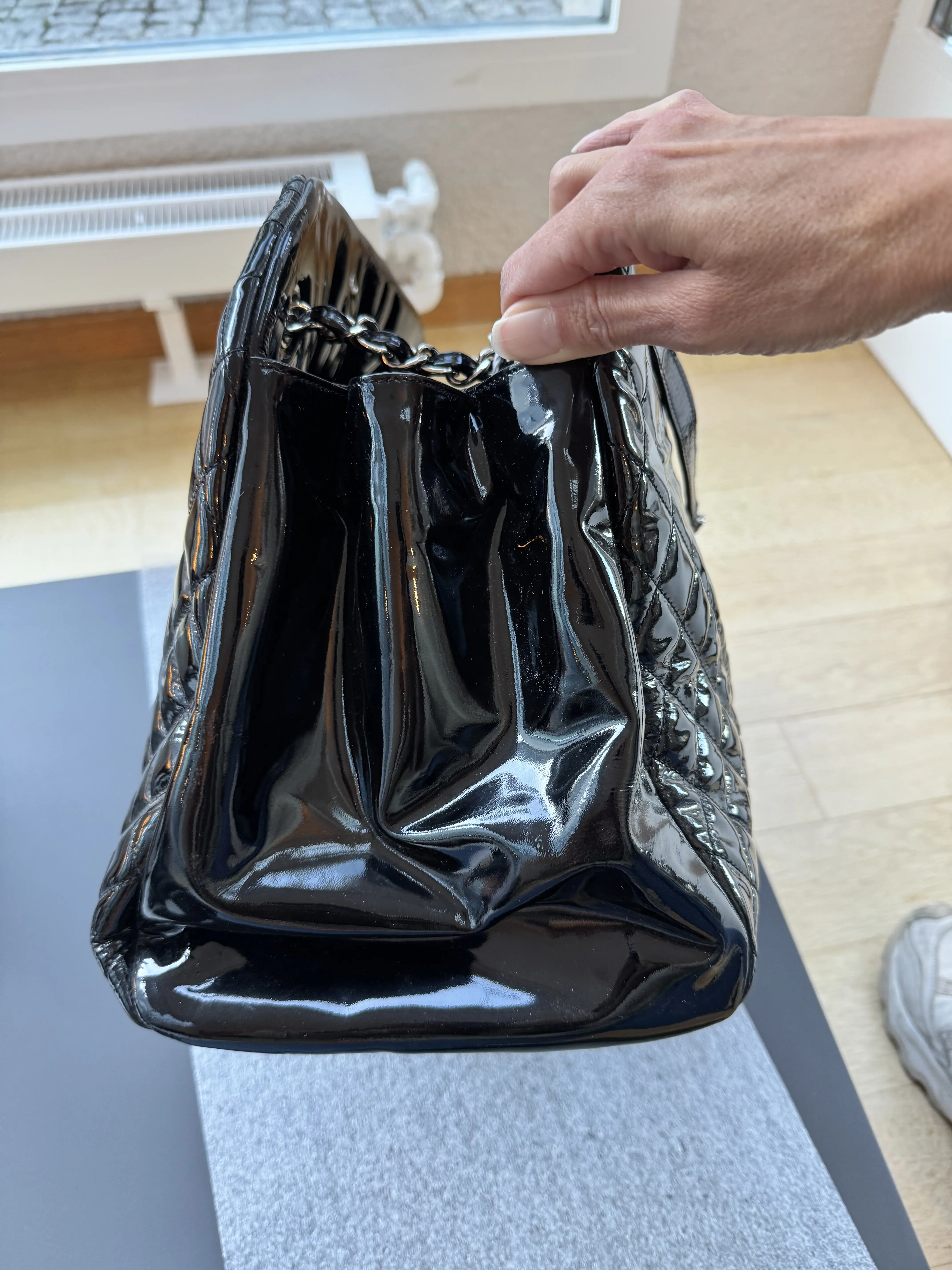 Große Chanel Bowling Tasche | LOOP-Marktplatz