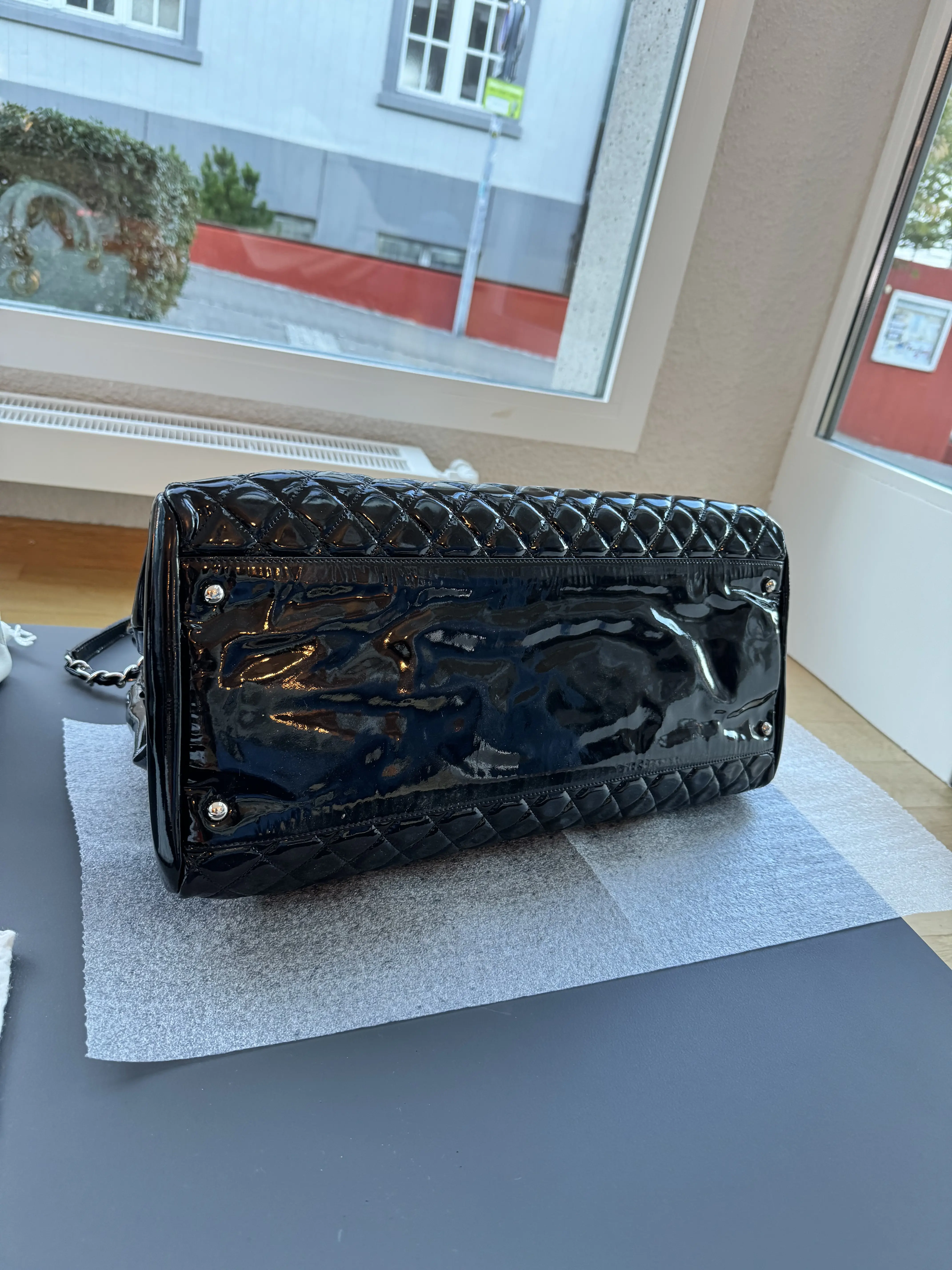 Große Chanel Bowling Tasche | LOOP-Marktplatz