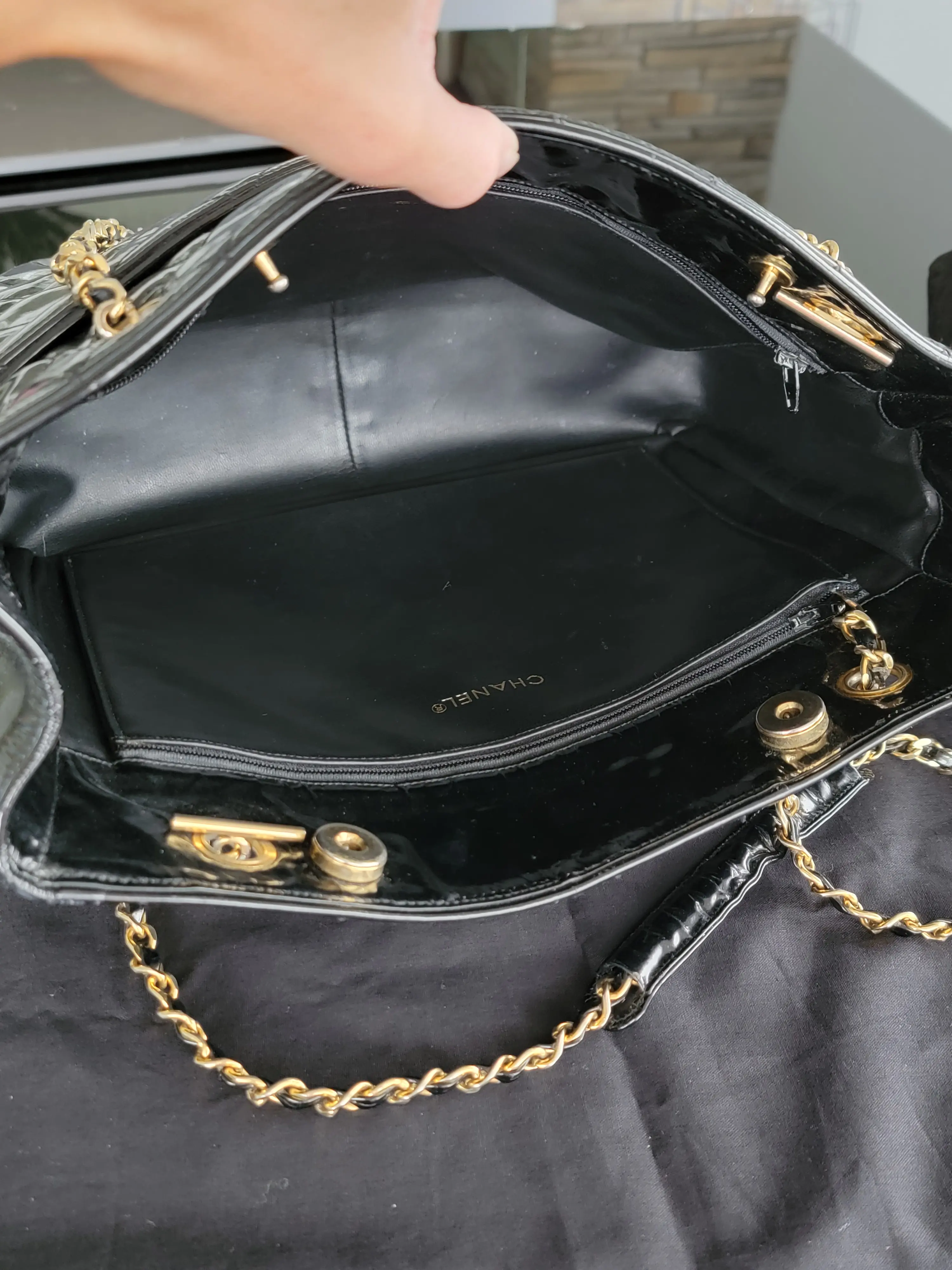 Chanel Shopper Lackleder | LOOP-Marktplatz