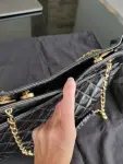 Chanel Shopper Lackleder