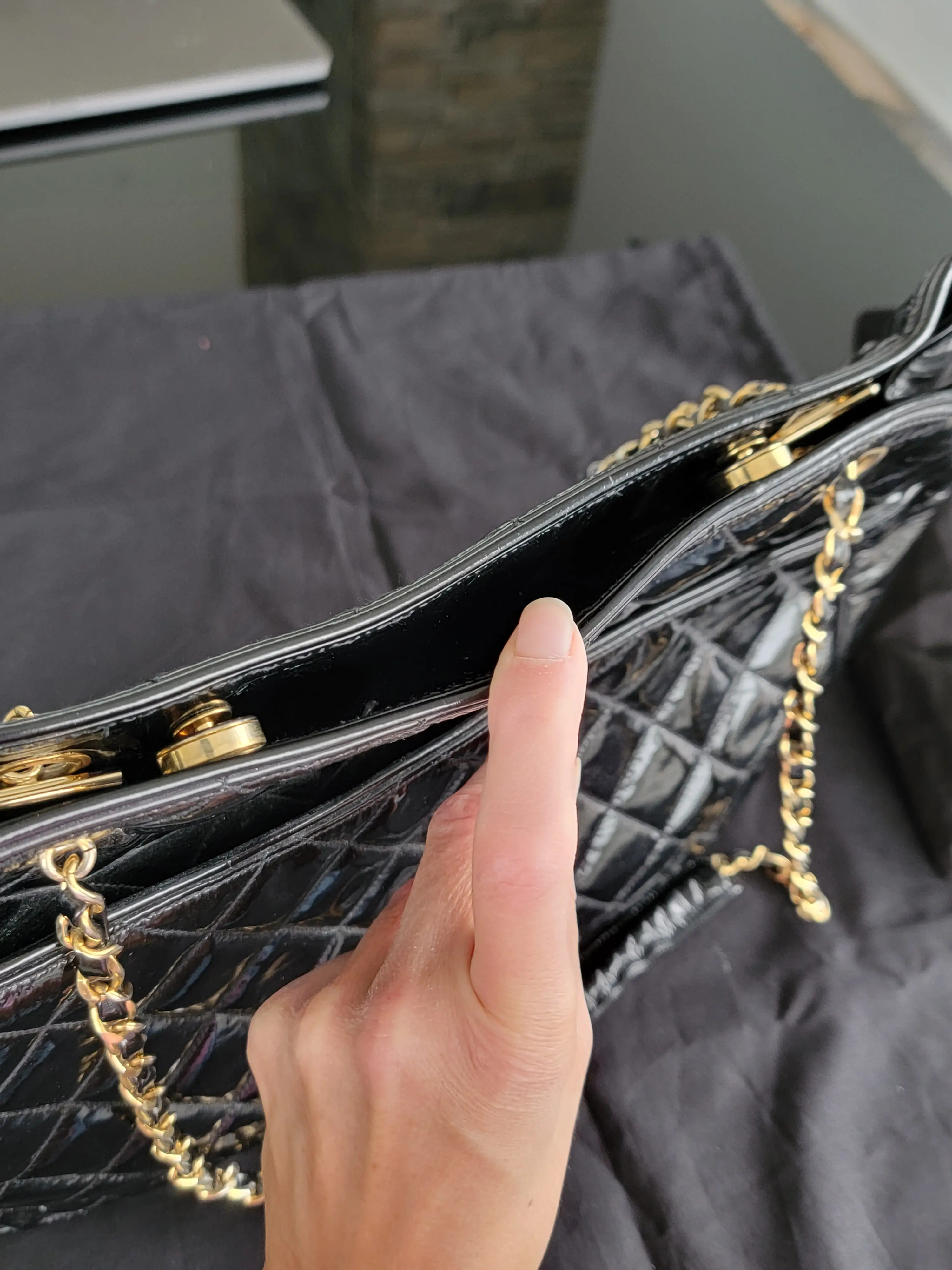 Chanel Shopper Lackleder | LOOP-Marktplatz