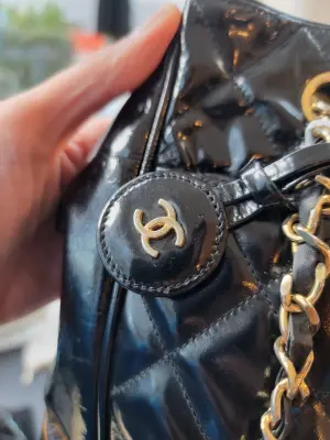 Chanel Shopper Lackleder | LOOP-Marktplatz