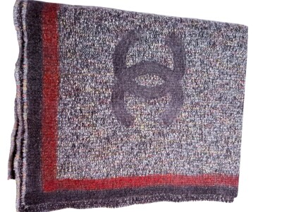 Chanel scarf | LOOP-Marktplatz