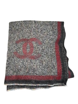 Chanel scarf | LOOP-Marktplatz