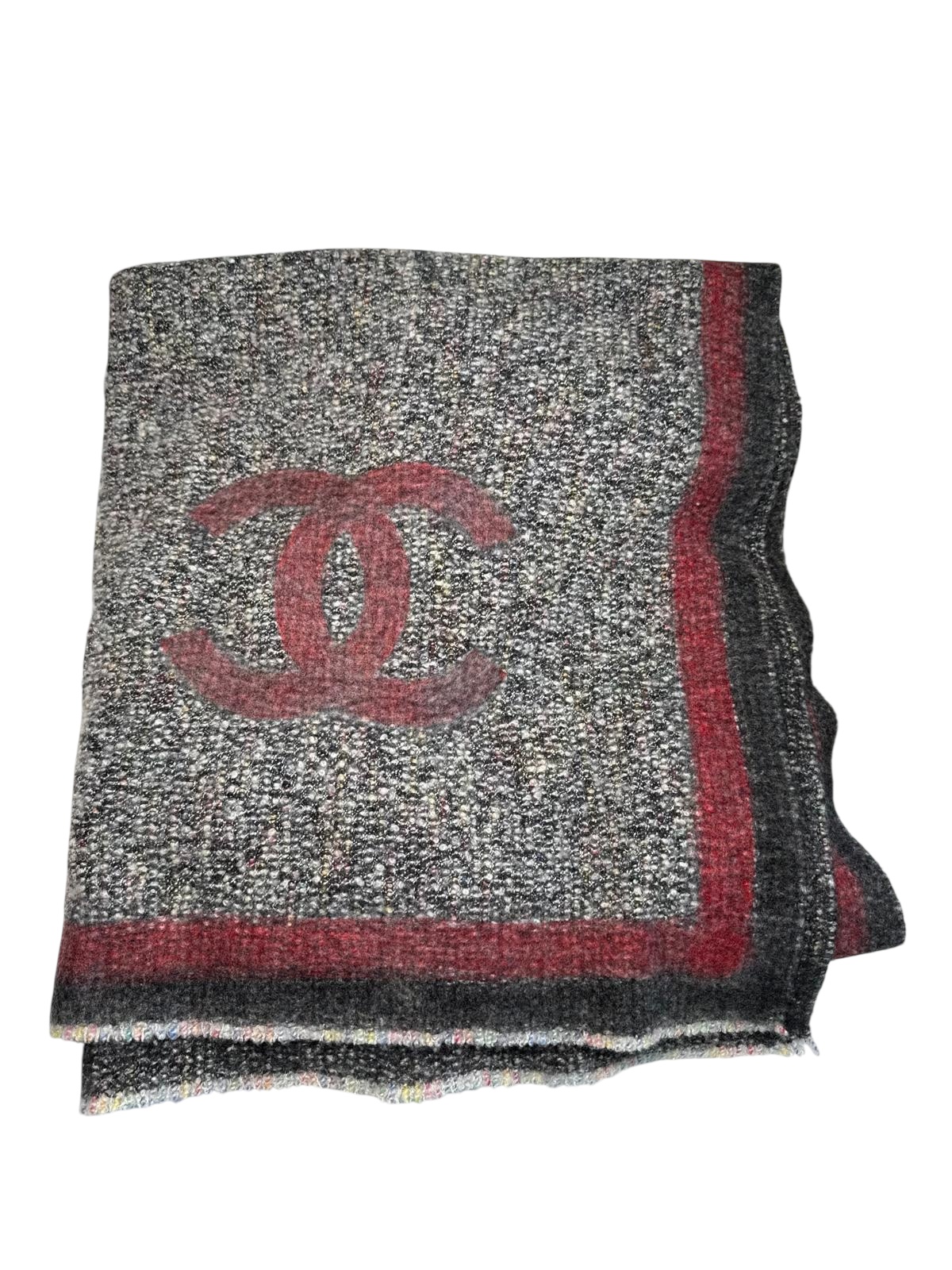Chanel scarf | LOOP-Marktplatz