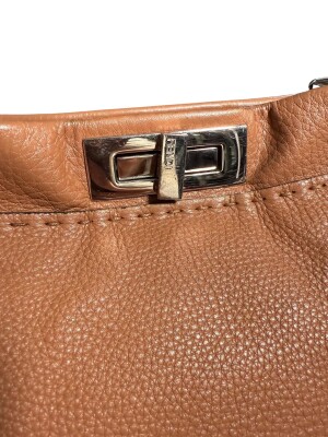 Peekaboo Gold Fendi | LOOP-Marktplatz