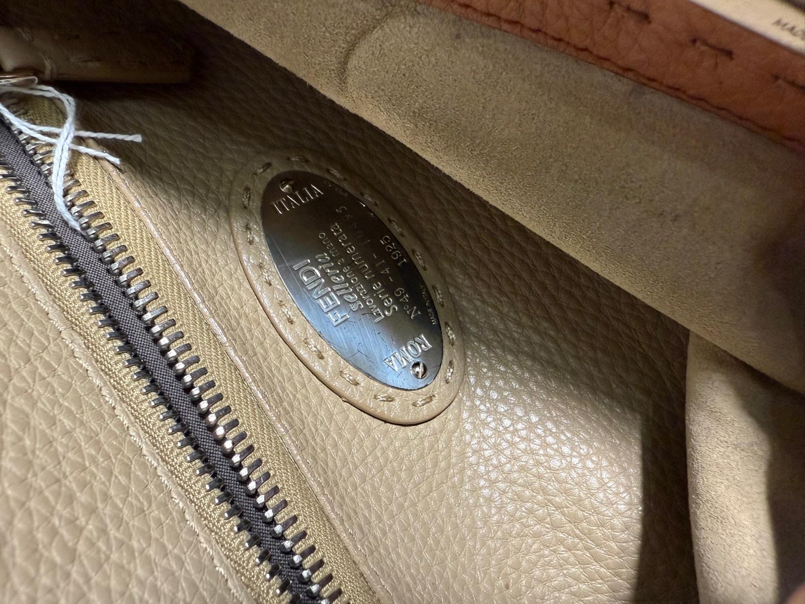 Peekaboo Gold Fendi | LOOP-Marktplatz