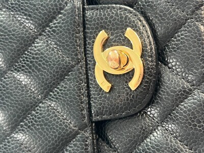 Chanel Classic Flap Medium | LOOP-Marktplatz