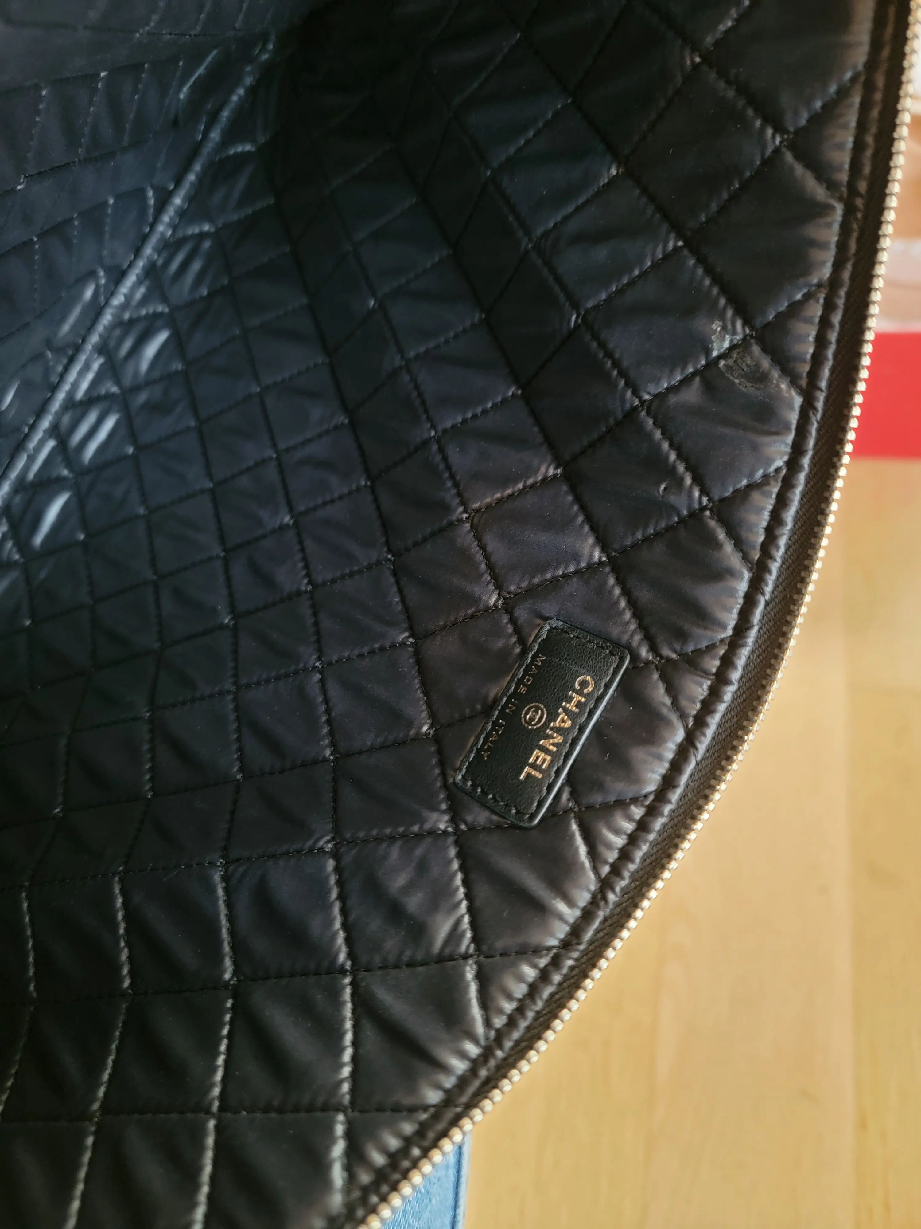 Grosses Chanel Pochette | LOOP-Marktplatz