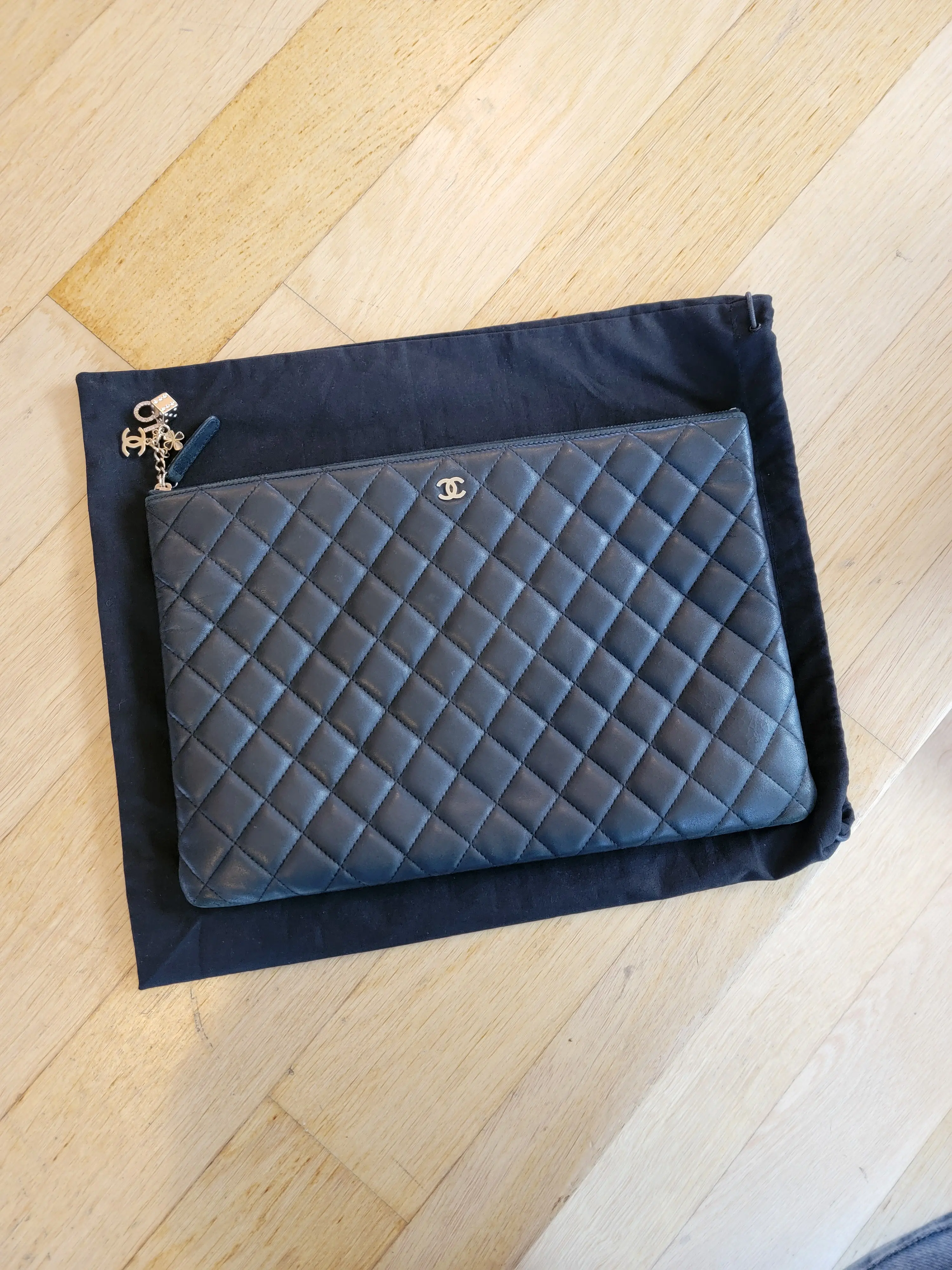 Grosses Chanel Pochette | LOOP-Marktplatz